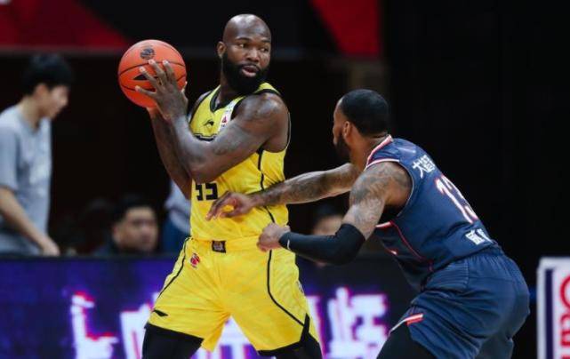 九游体育官方网站- 比勒费尔德防守反击教科书，弱旅化身巨人杀手  